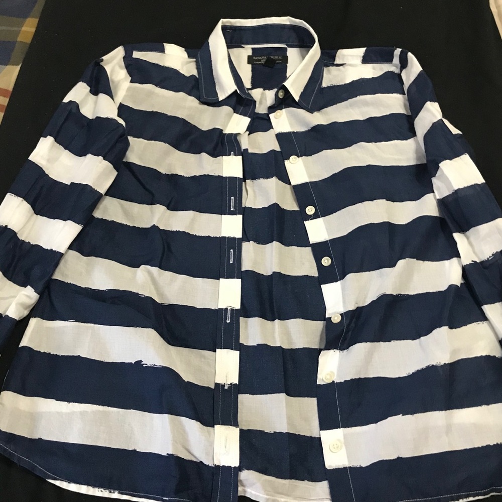 👚 Banana Republic shirt 👚